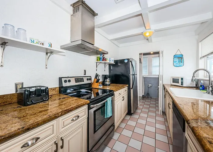 Beautiful Waterfront Cottage. Sleeps 6 Ferienhaus Clearwater Beach