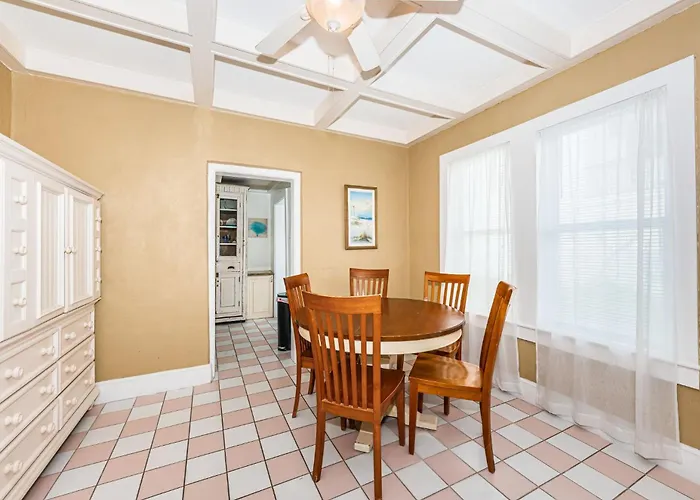 Ferienhaus Beautiful Waterfront Cottage. Sleeps 6 Clearwater Beach