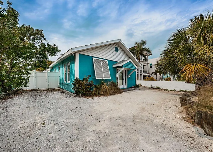 Ferienhaus Beautiful Waterfront Cottage. Sleeps 6